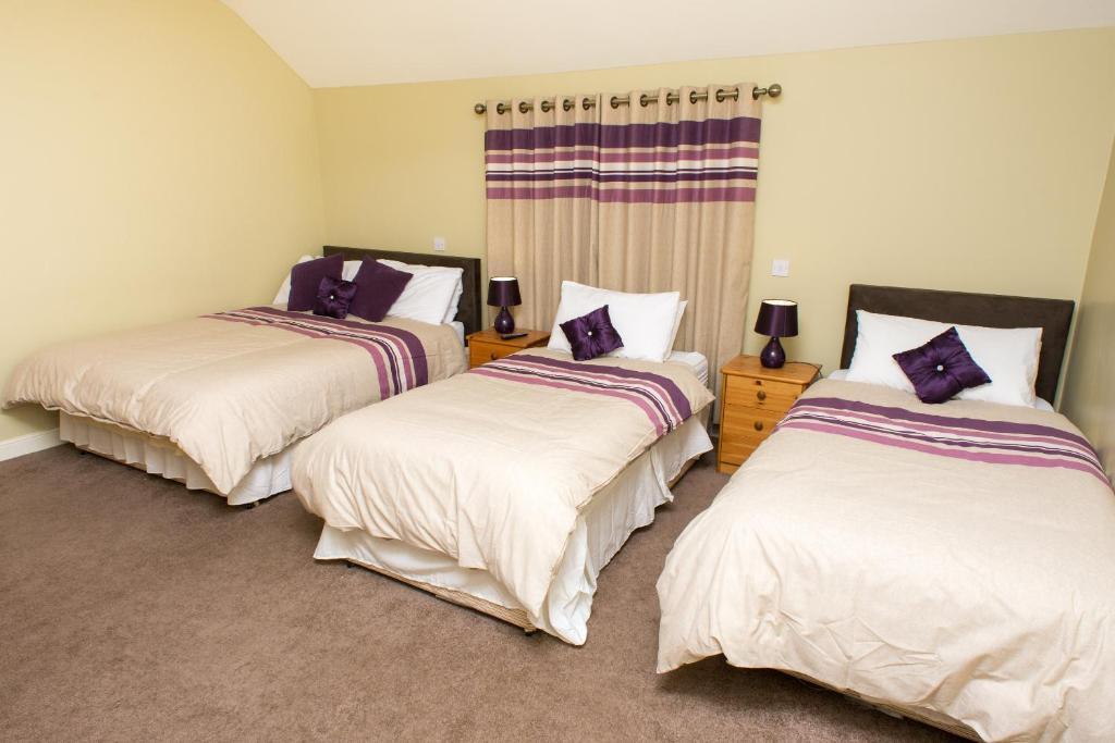 Larkin'S Pub, Restaurant, And B&B Milltown  Quarto foto